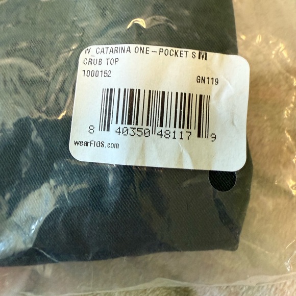 NWT Figs medium Catarina one pocket top British Racing Green scrub top - Picture 3 of 3